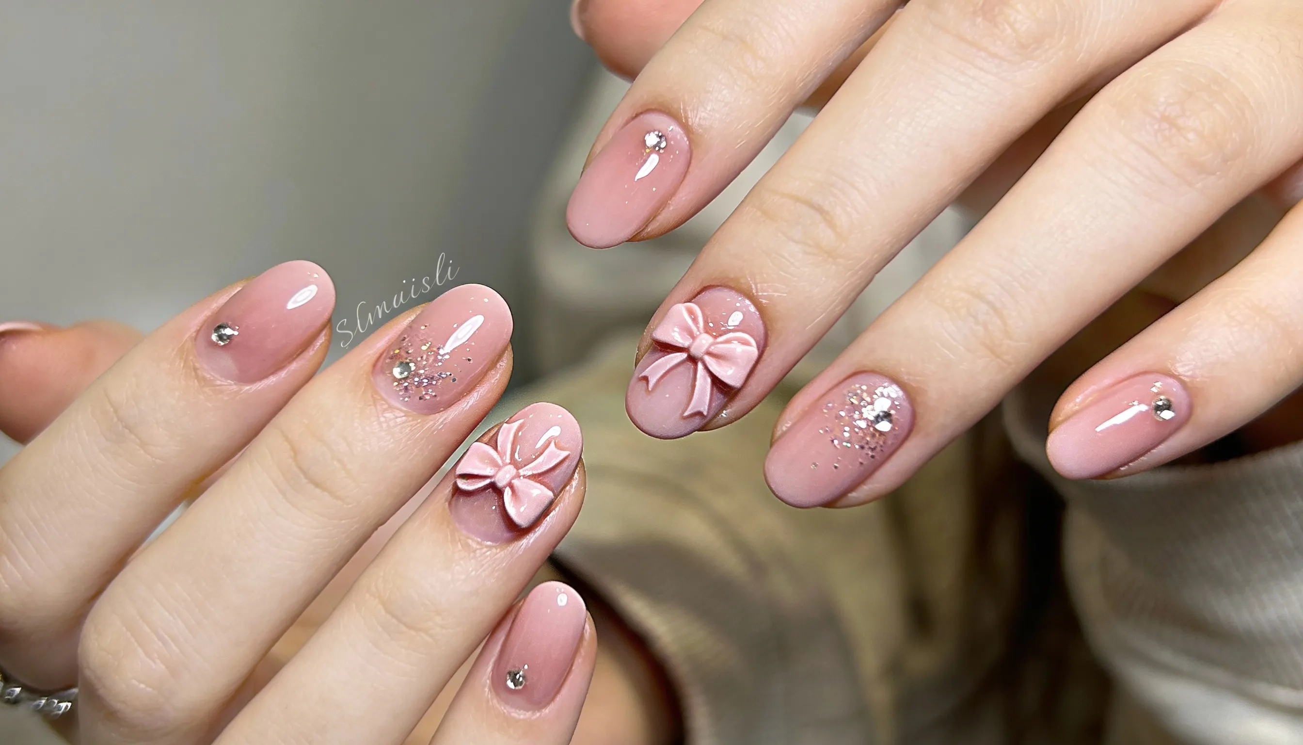 Bow nails
